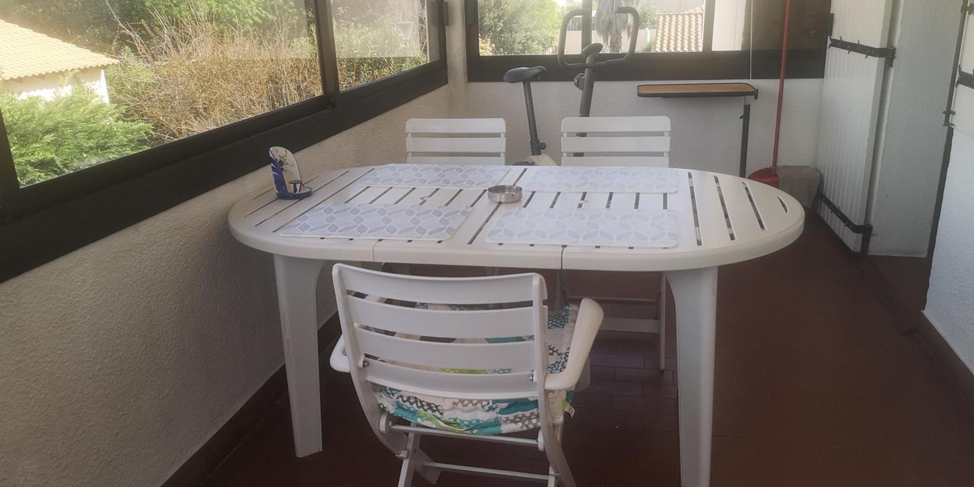 Appartement Dans Villa Avec Piscine Et Jardin Marguerittes Exterior foto