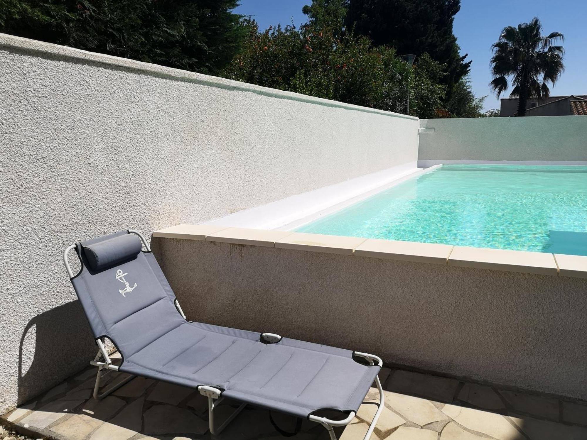 Appartement Dans Villa Avec Piscine Et Jardin Marguerittes Exterior foto